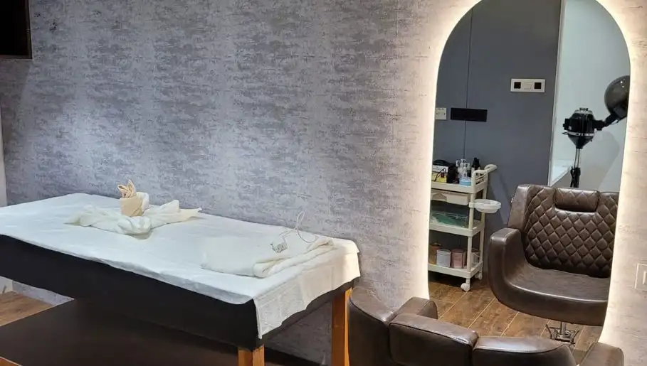 Skin facials at VOX Salon Kompally