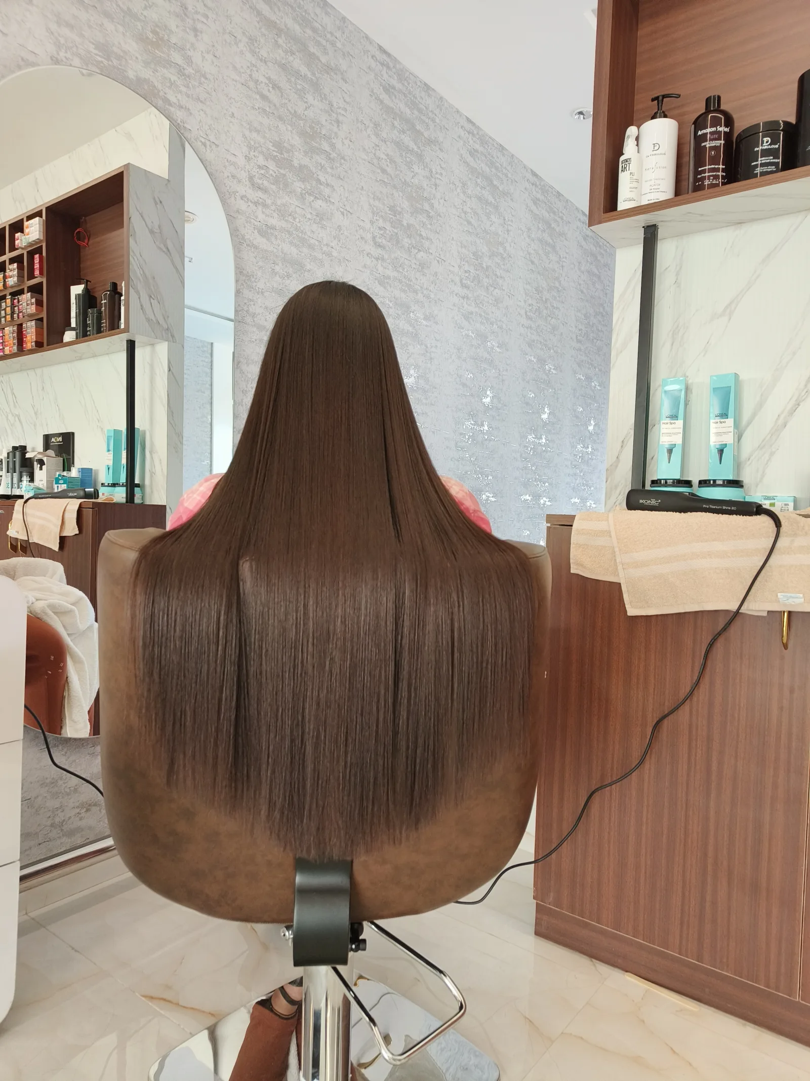 Treatment station at VOX Salon Kompally